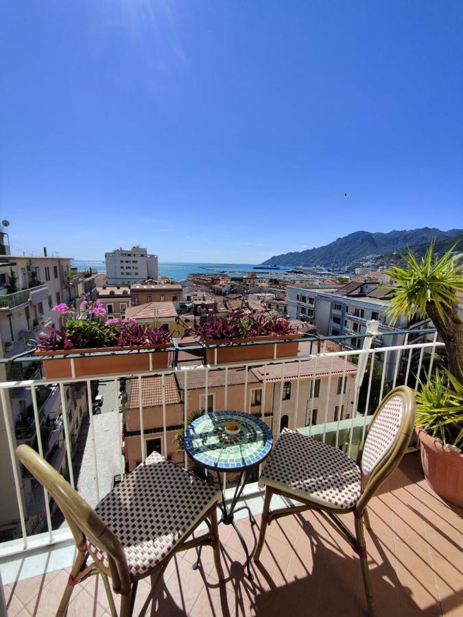 サレルノ Oasi Al Centro Con Parcheggio Bed & Breakfast エクステリア 写真